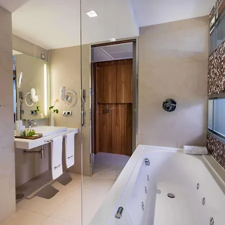 Barcelo Hotel 4*